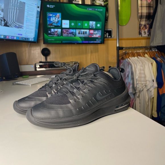 nike air max axis size 9